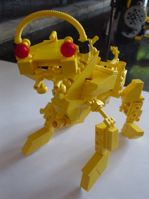 yellobot2.jpg