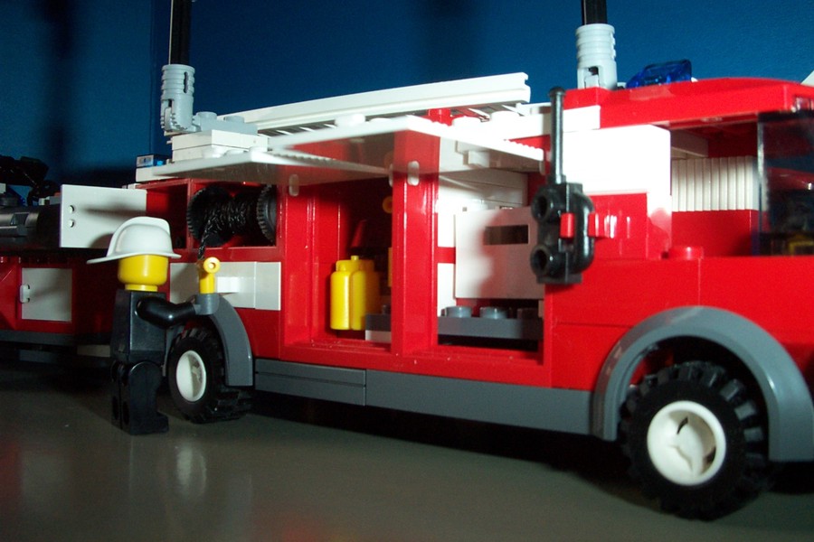 firetruck02f.jpg