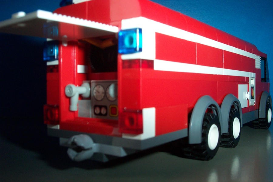 firetruck04e.jpg