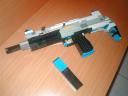uzi_submachine_gun_and_her_magazine.jpg