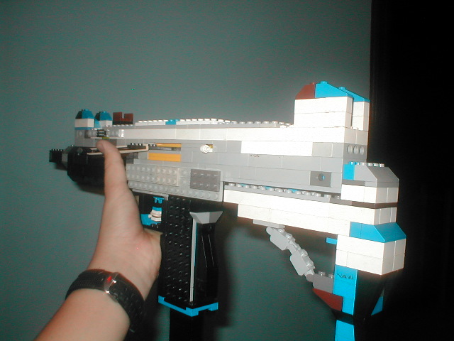 uzi_submachine_gun_3.jpg