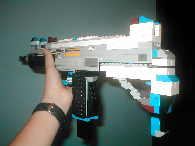 uzi_submachine_gun_4.jpg