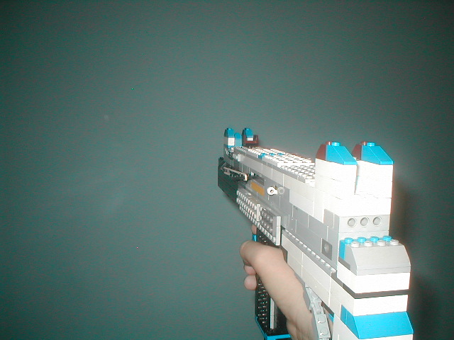 uzi_submachine_gun_fps_view.jpg