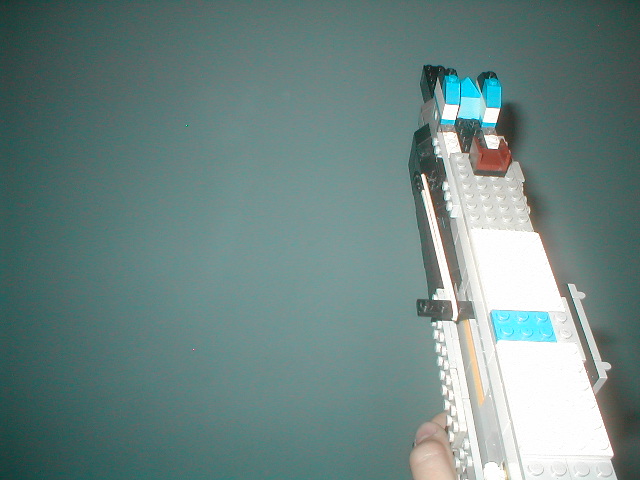 uzi_submachine_gun_fps_view_reloading.jpg