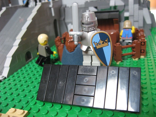 0006_statue_and_presentation_table.jpg