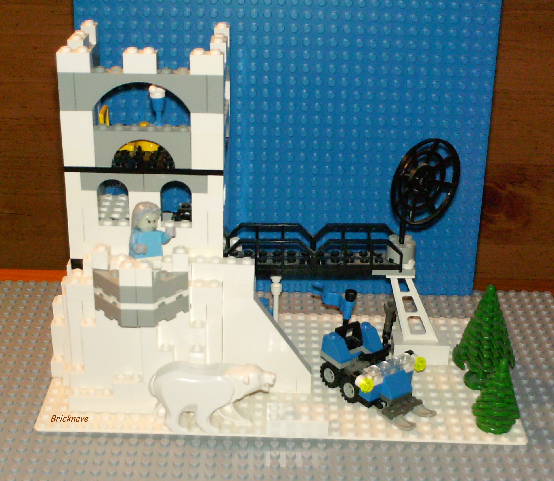 bricknave_ice_castle_1.jpg