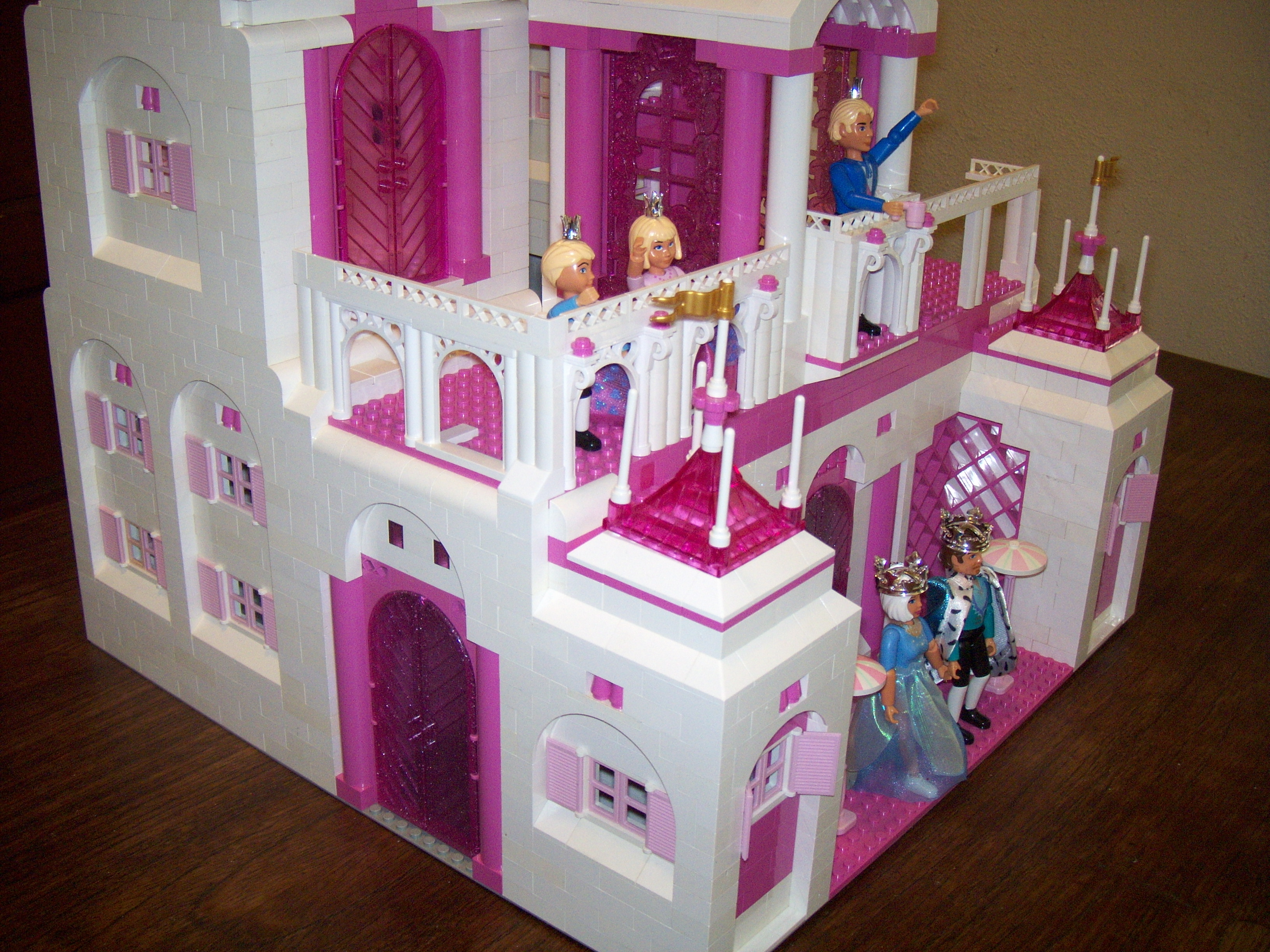 2008_pink_and_white_belville_palace_1.jpg