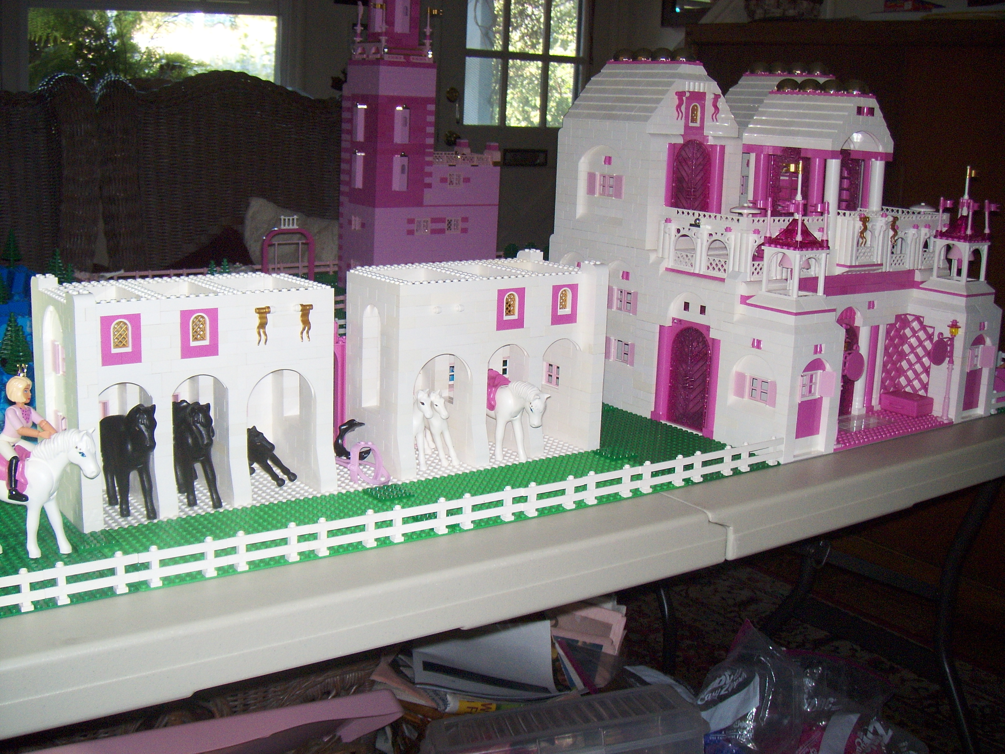 2008_pink_and_white_belville_palace_and_stables.jpg