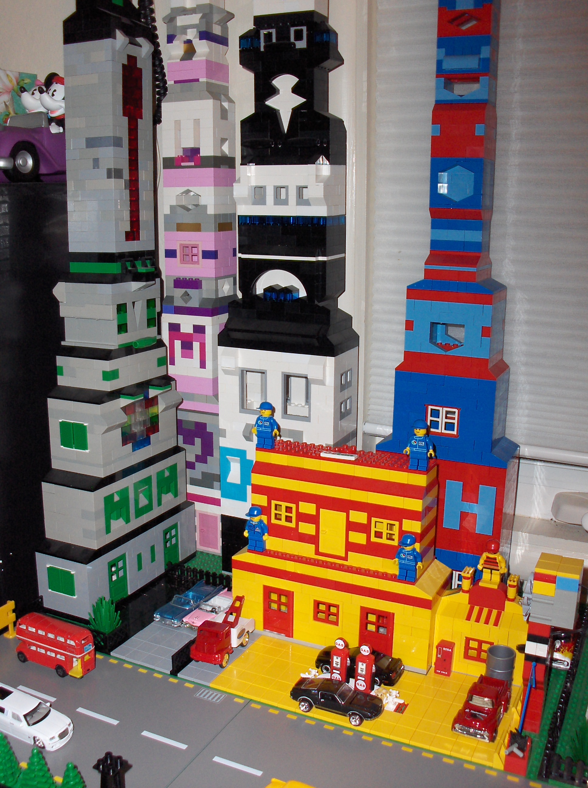 2006_12_lego_city_towers.jpg