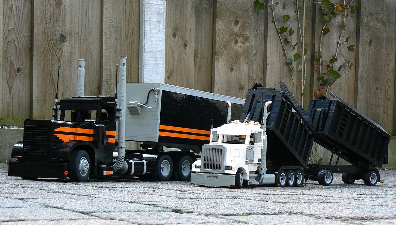 kenworth_w900_white_one_-_012m.jpg