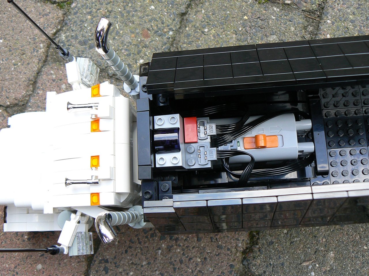 kenworth_w900_white_one_-_016m.jpg