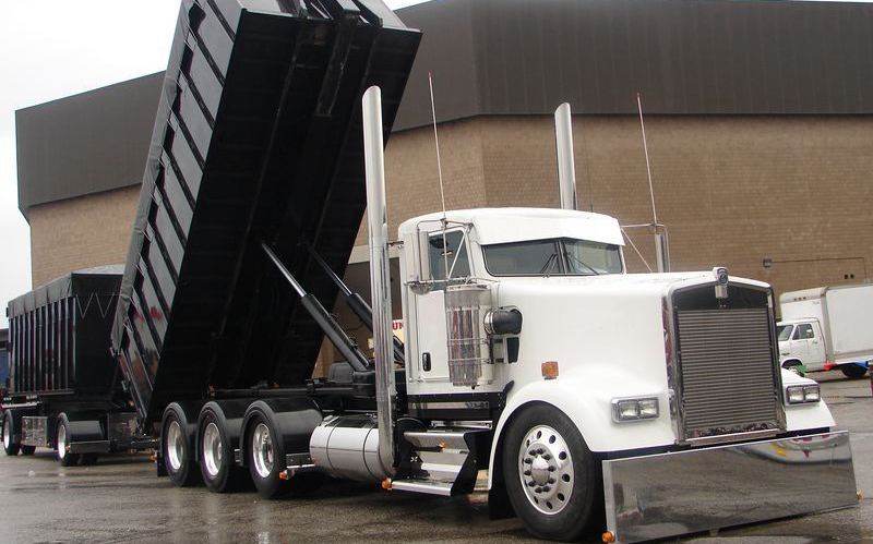 kenworth_w900_white_one_-_027m.jpg