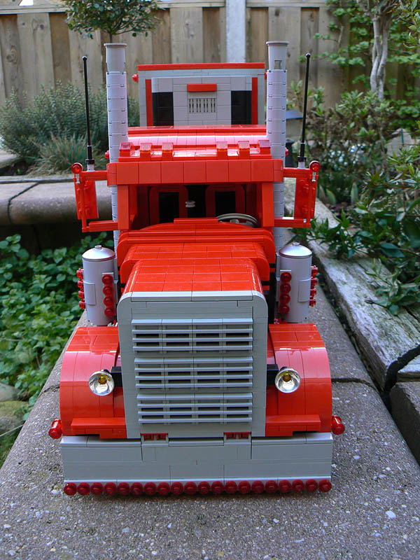 peterbilt_379_reefer_small_-_02.jpg