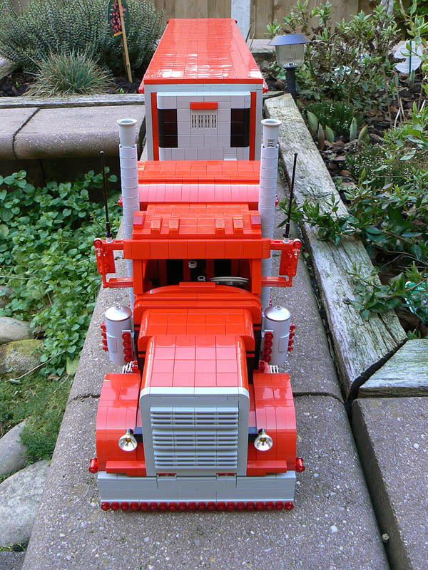 peterbilt_379_reefer_small_-_03.jpg