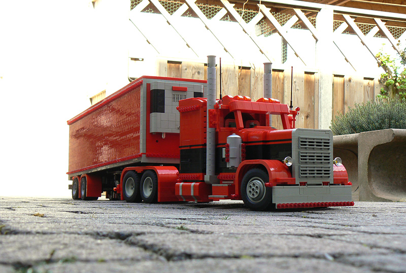 peterbilt_379_reefer_small_-_11.jpg