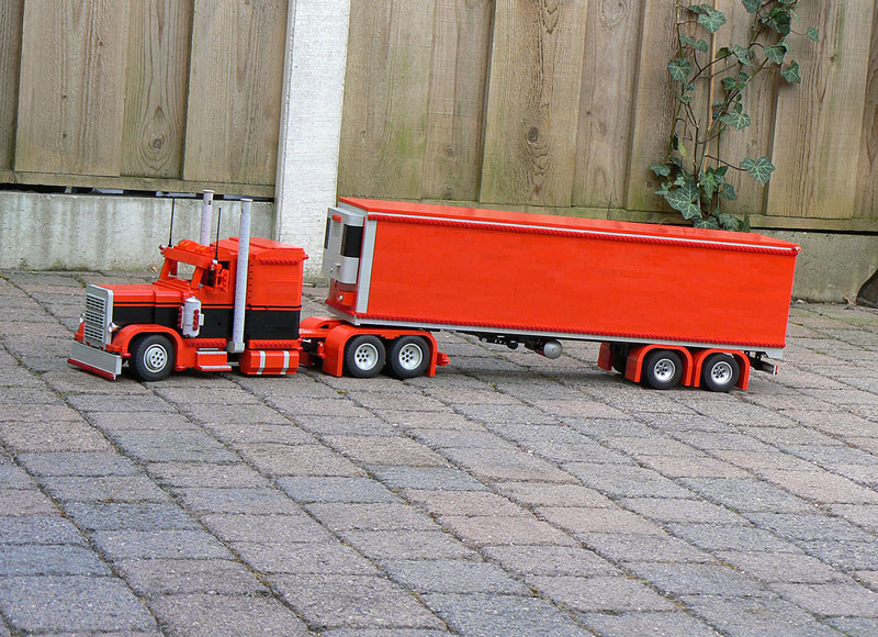 peterbilt_379_reefer_small_-_13.jpg