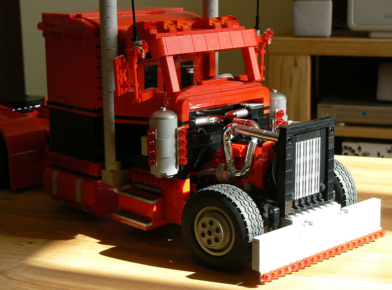 peterbilt_379_reefer_small_-_16.jpg