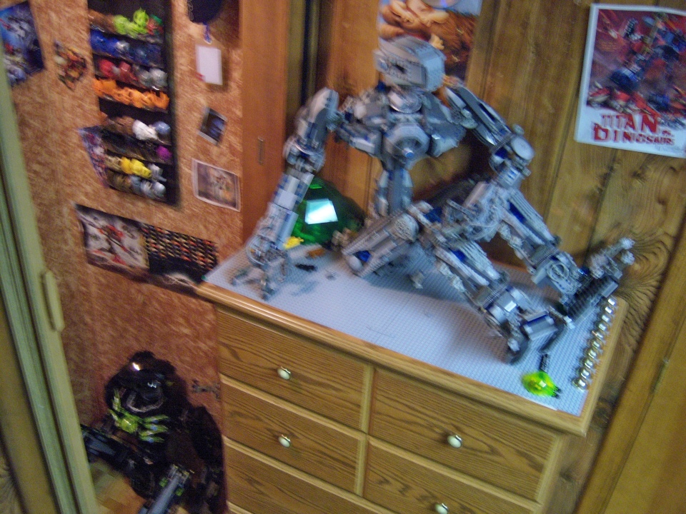 sitts-on-top-my-dresser3.jpg