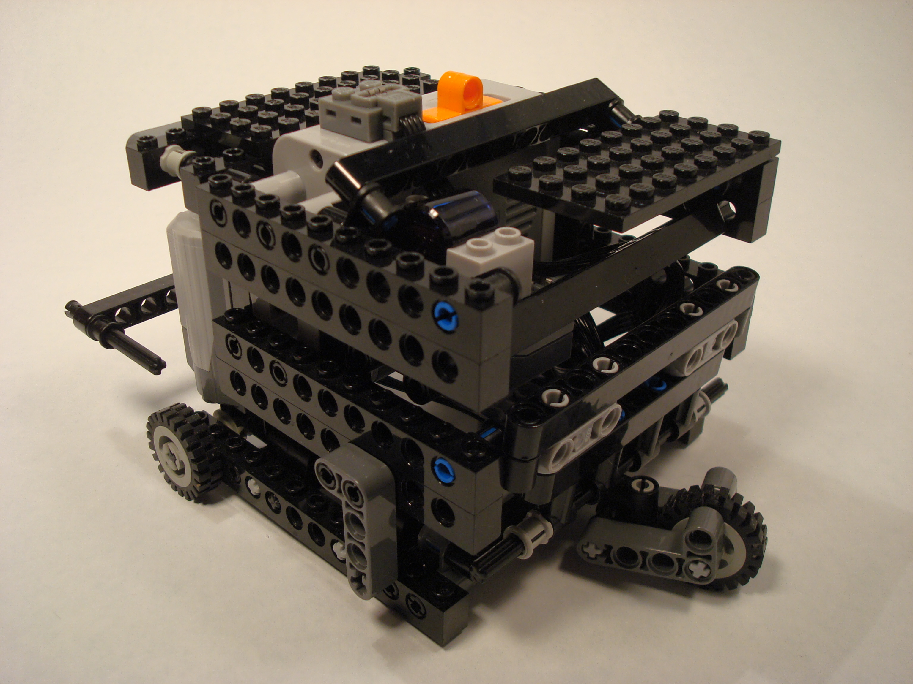 class__legos__alternator__random_029.jpg