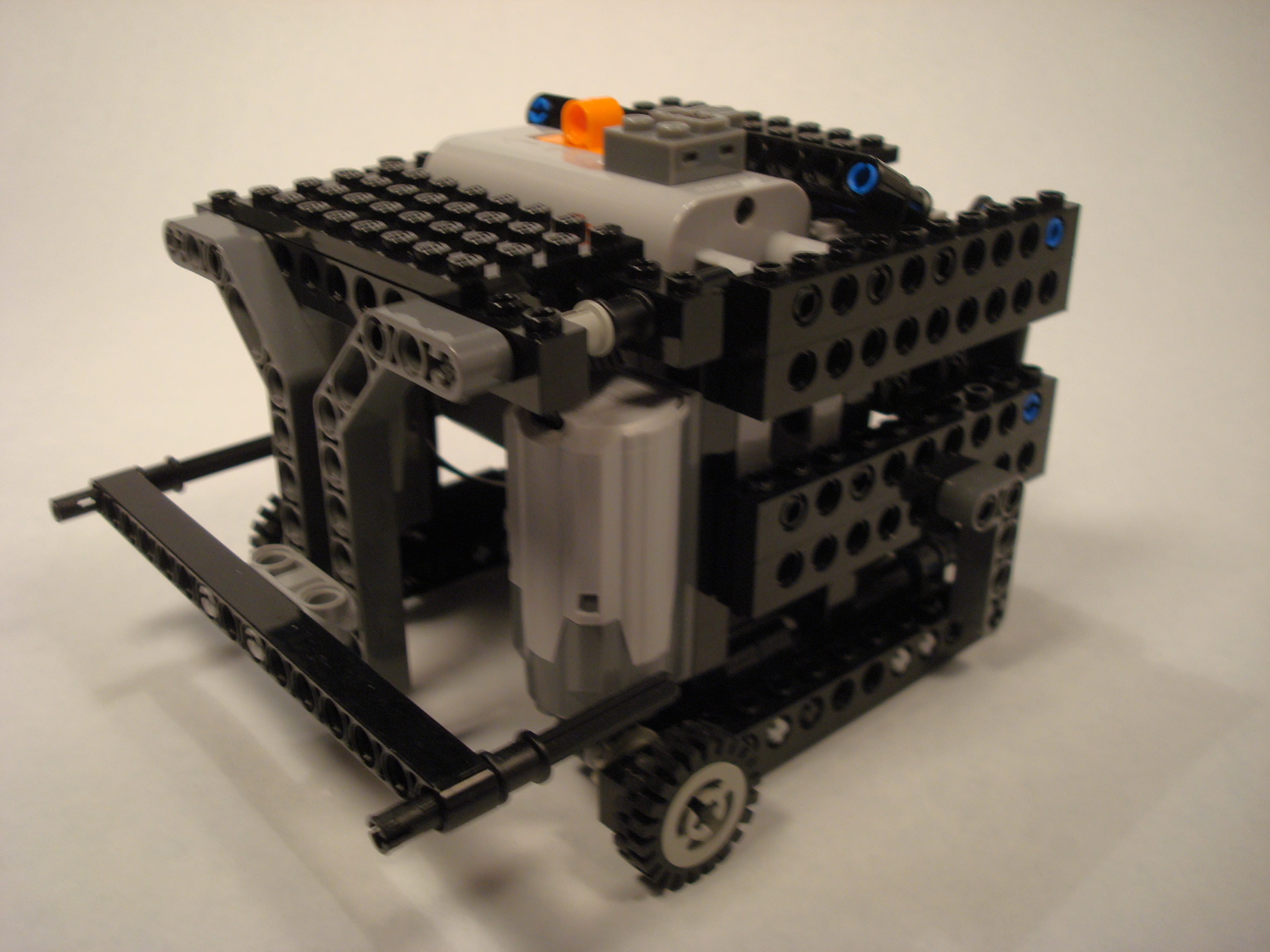 class__legos__alternator__random_030.jpg