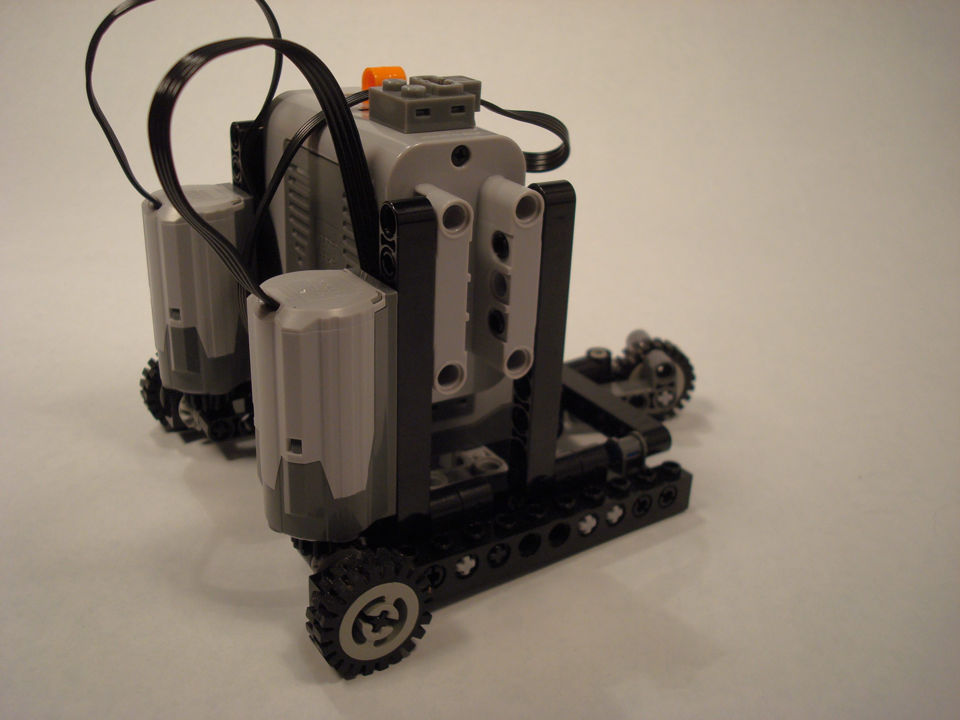 class__legos__alternator__random_033.jpg