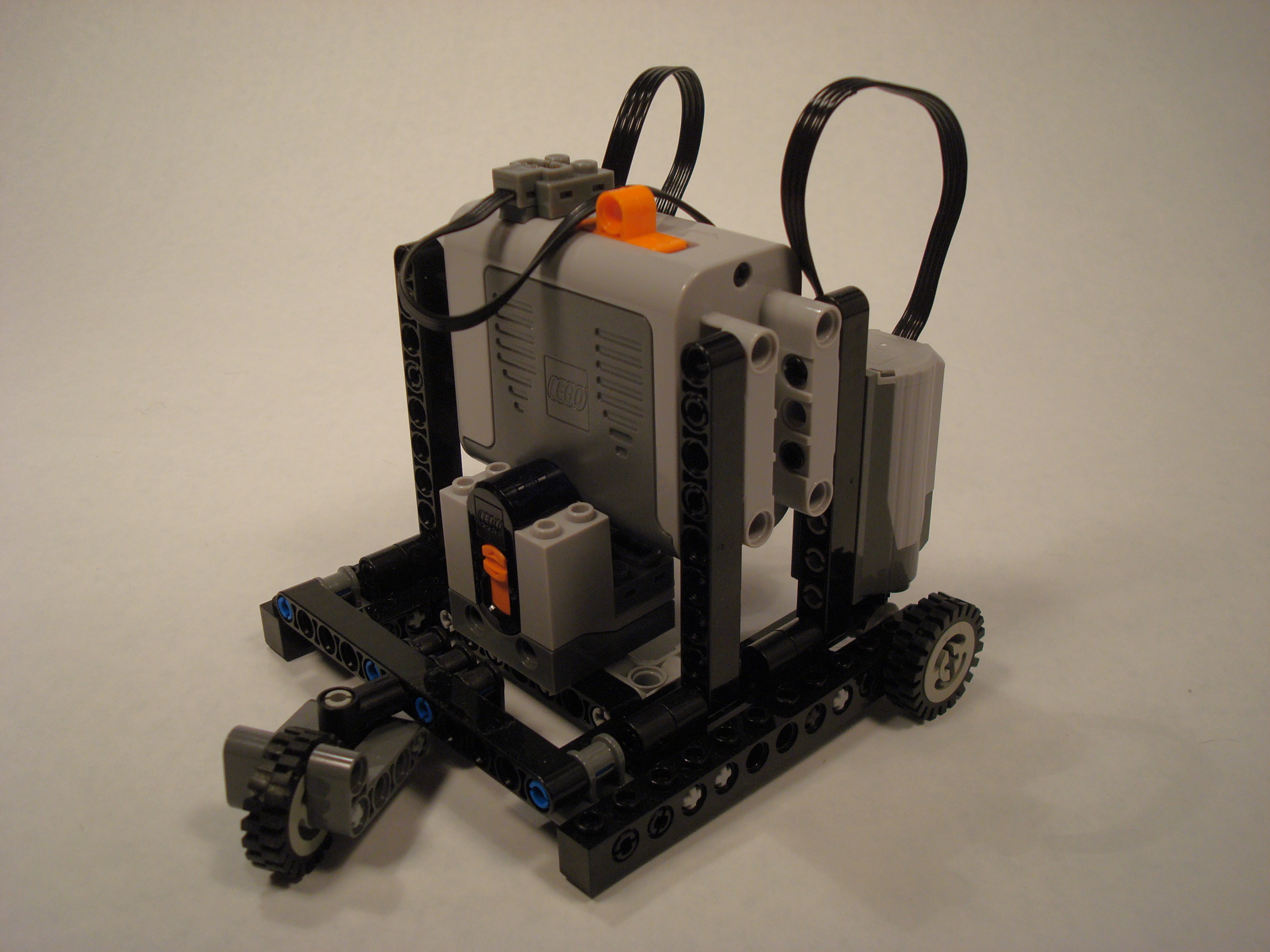 class__legos__alternator__random_035.jpg