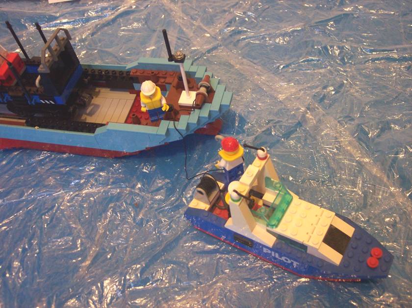 008_minifig_maersk_trainferry.jpg