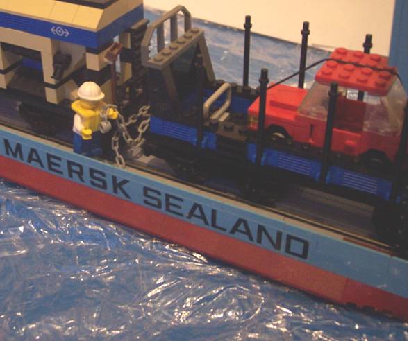 013_minifig_maersk_trainferry.jpg