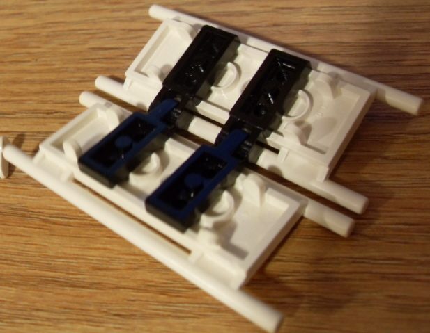stretcher_hinge_02.jpg
