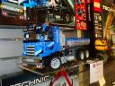 toy_fair_320.jpg