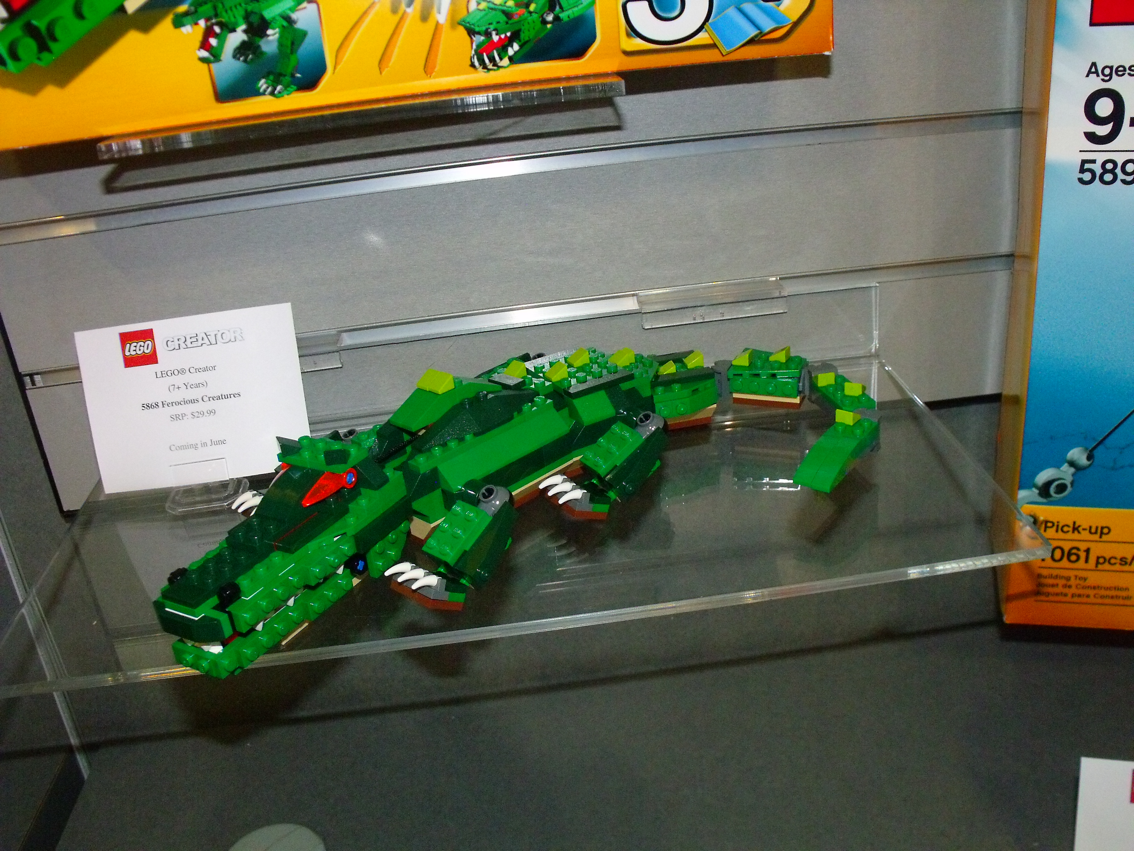 toy_fair_230.jpg