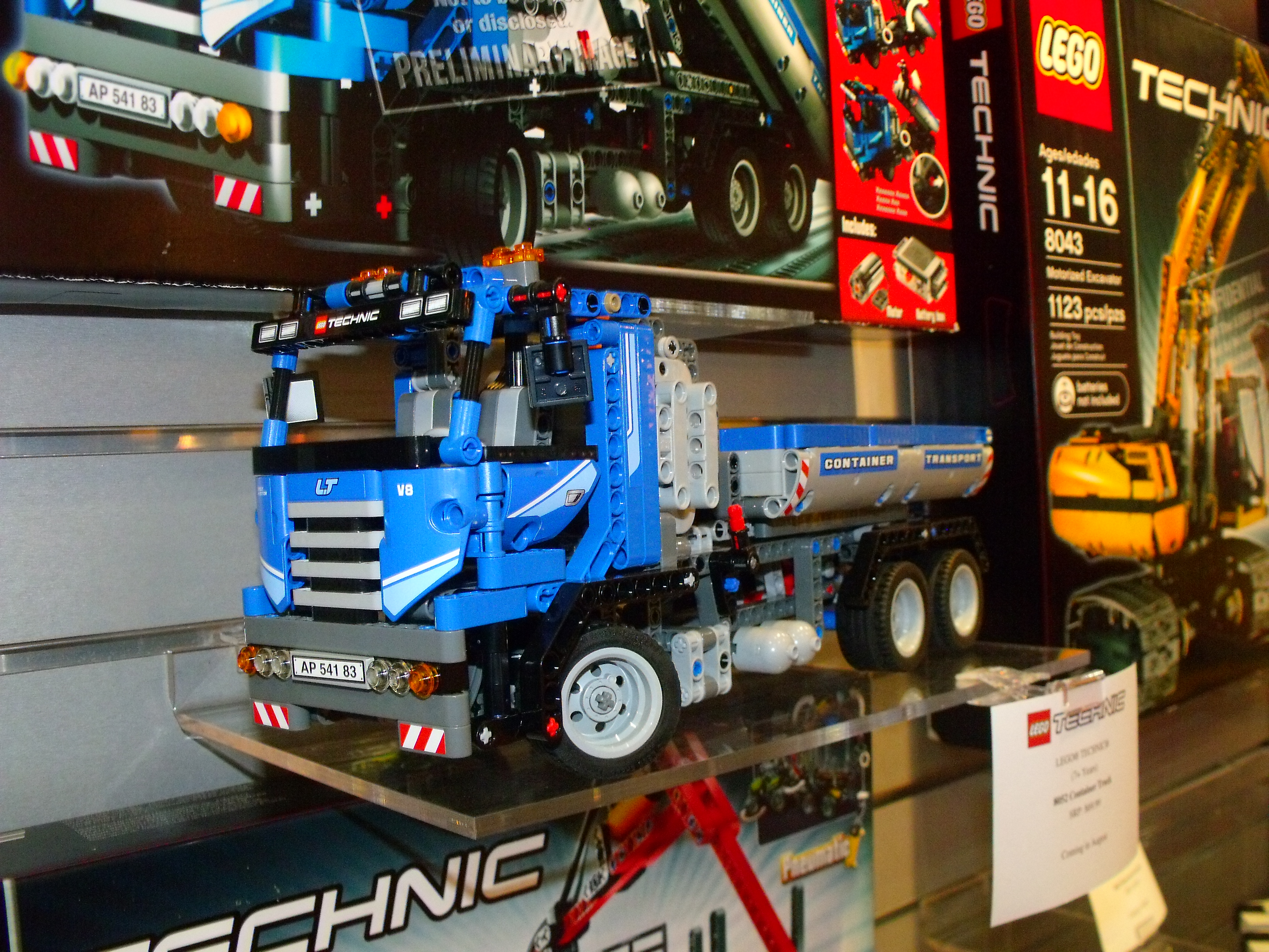 toy_fair_320.jpg