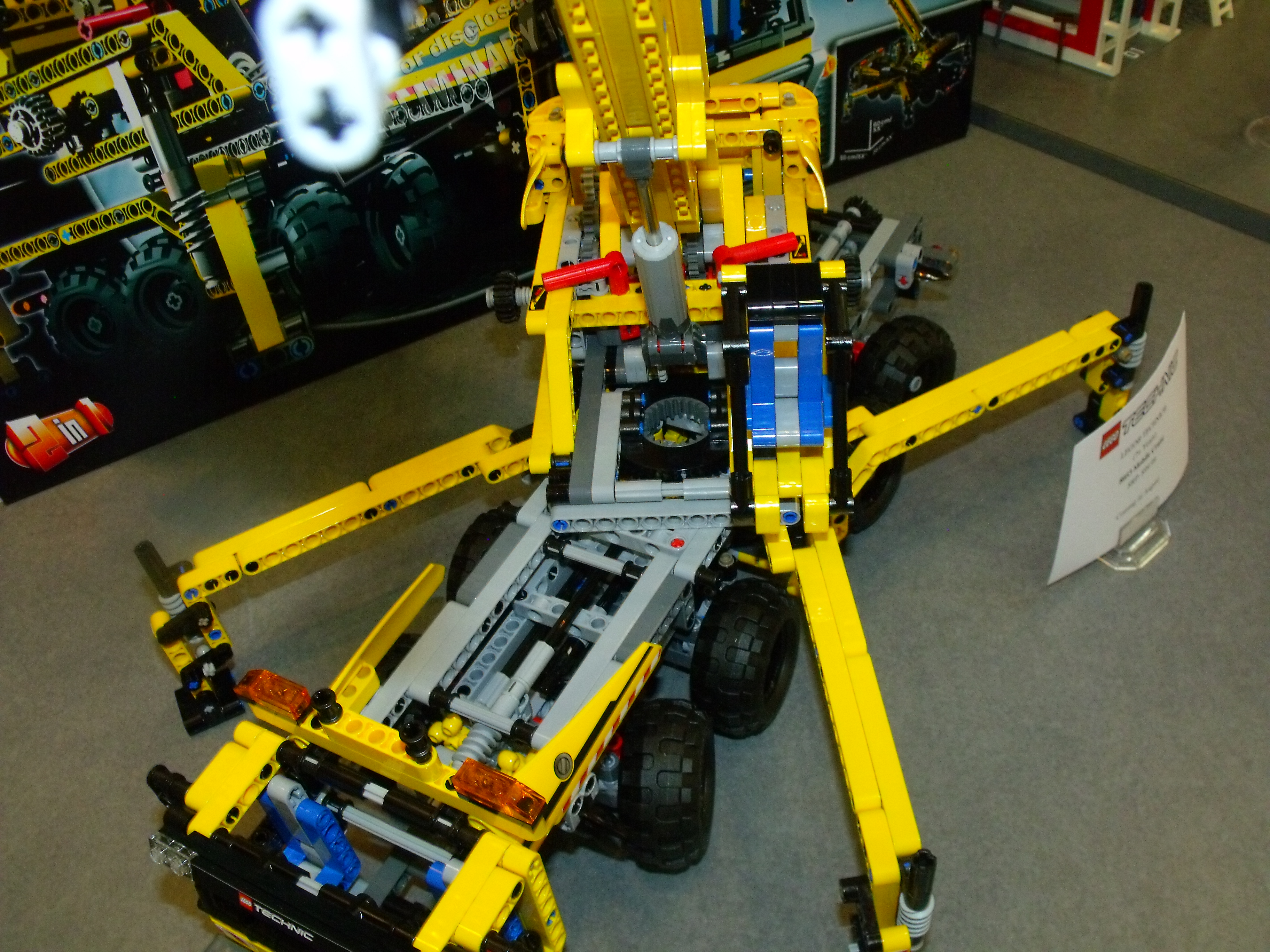 toy_fair_352.jpg