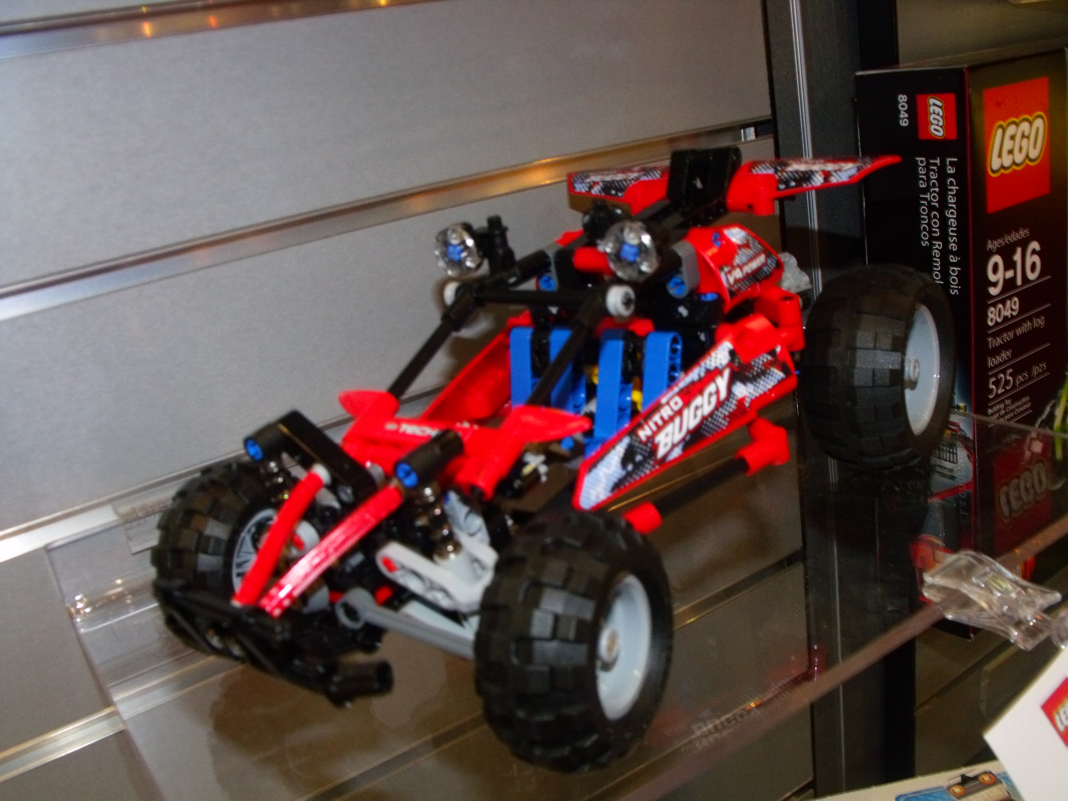 toy_fair_359.jpg