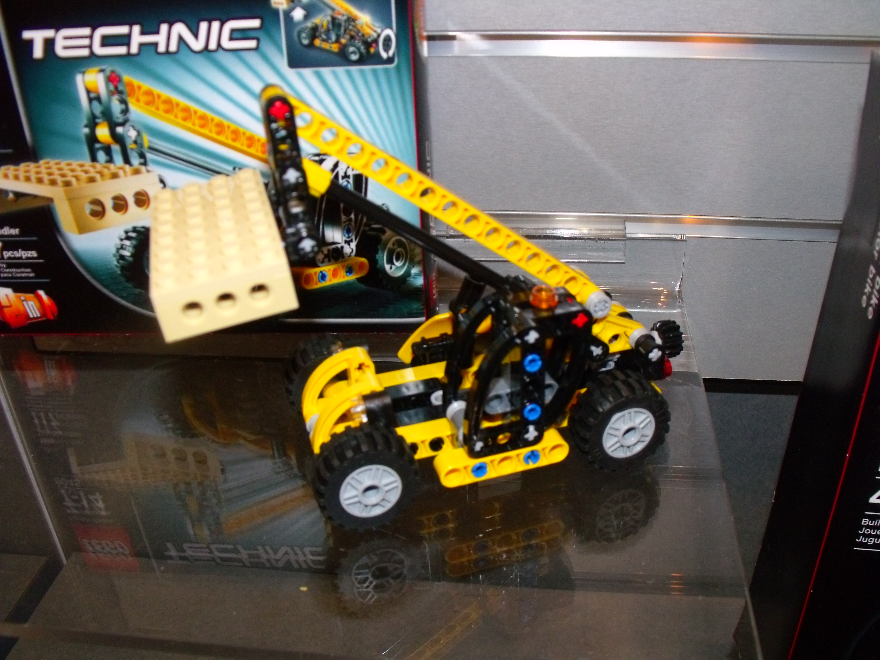 toy_fair_361.jpg