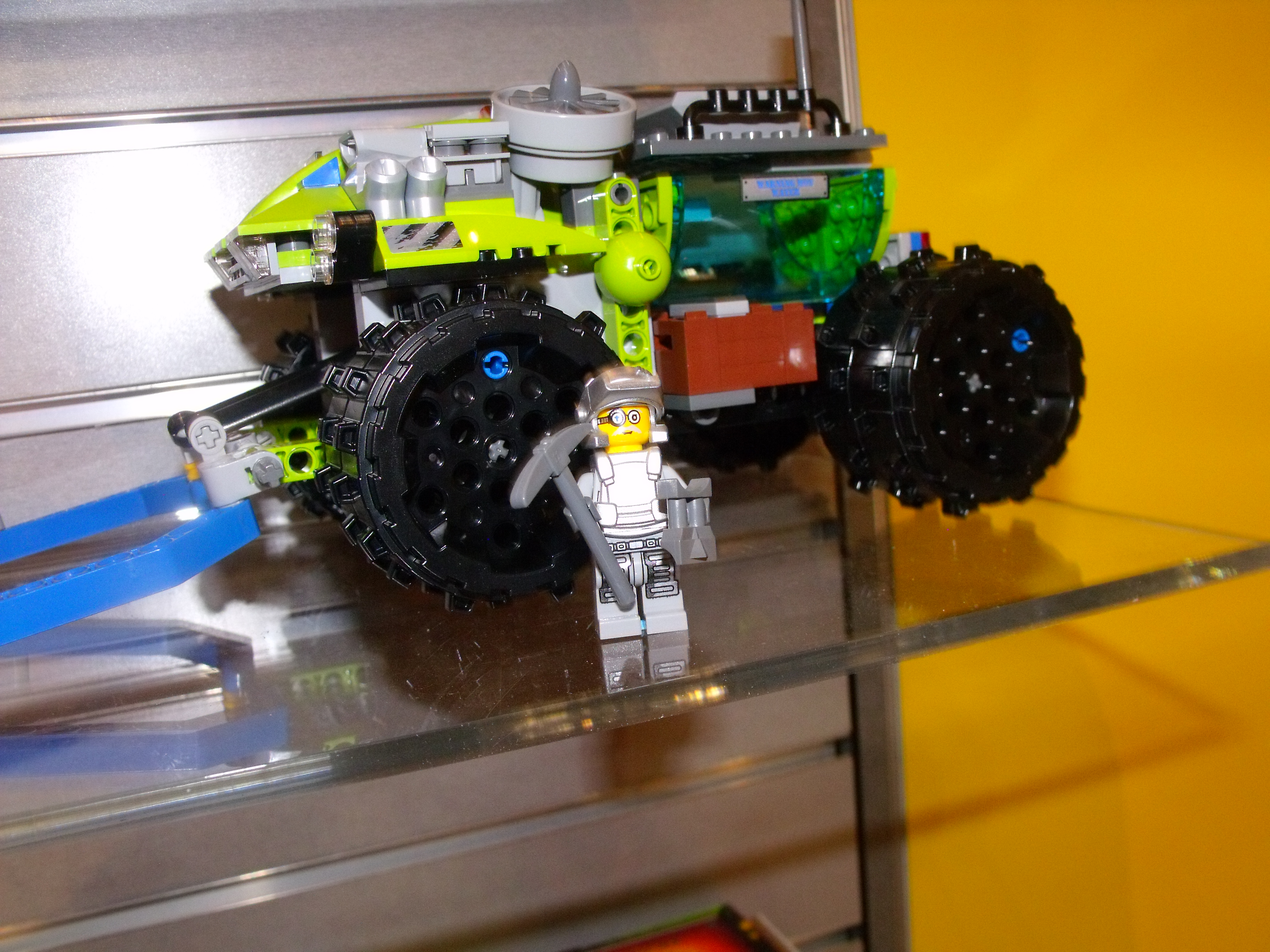 toy_fair_396.jpg