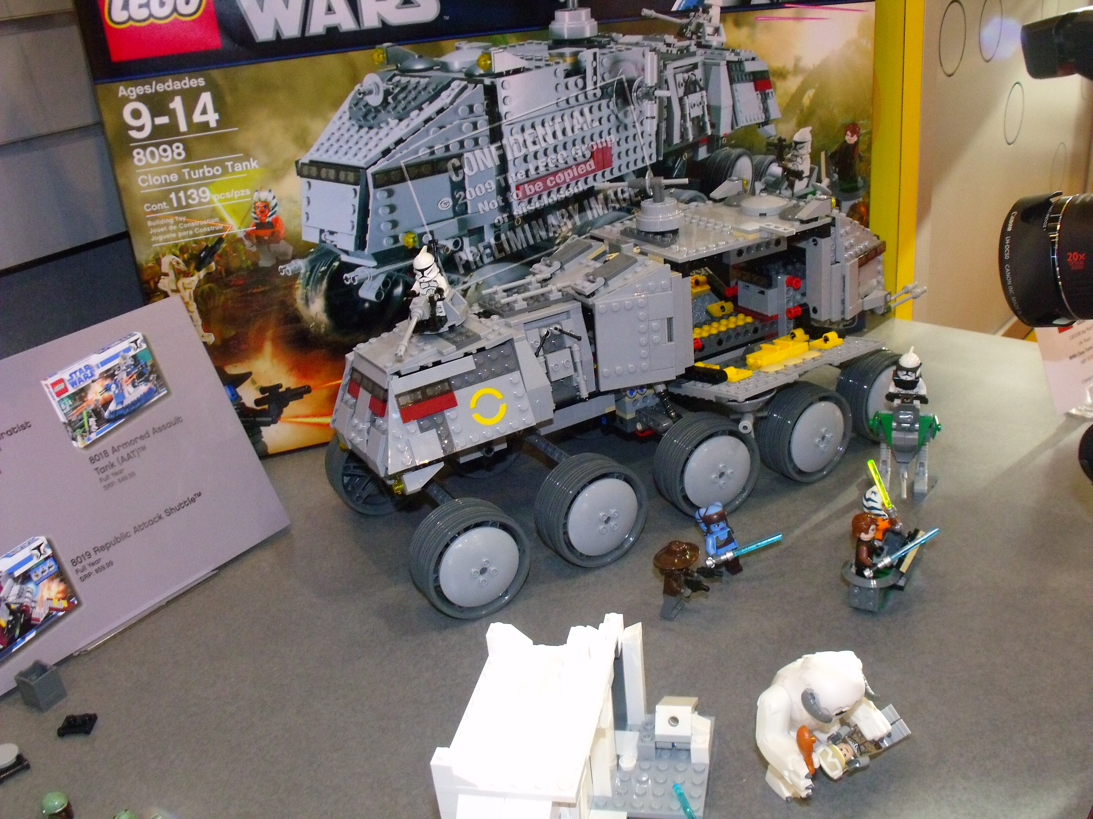 toy_fair_382.jpg