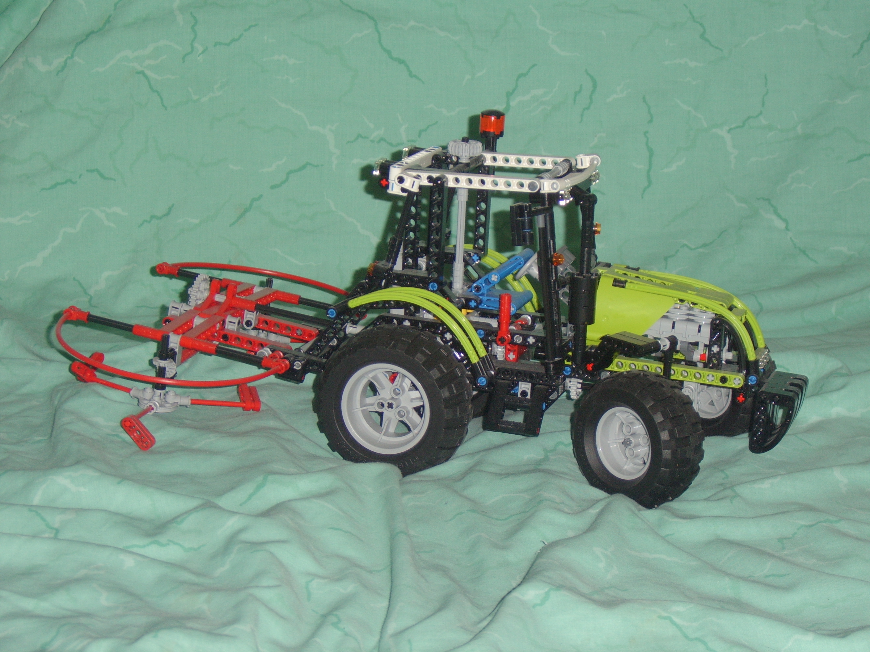 8284-tractor.jpg