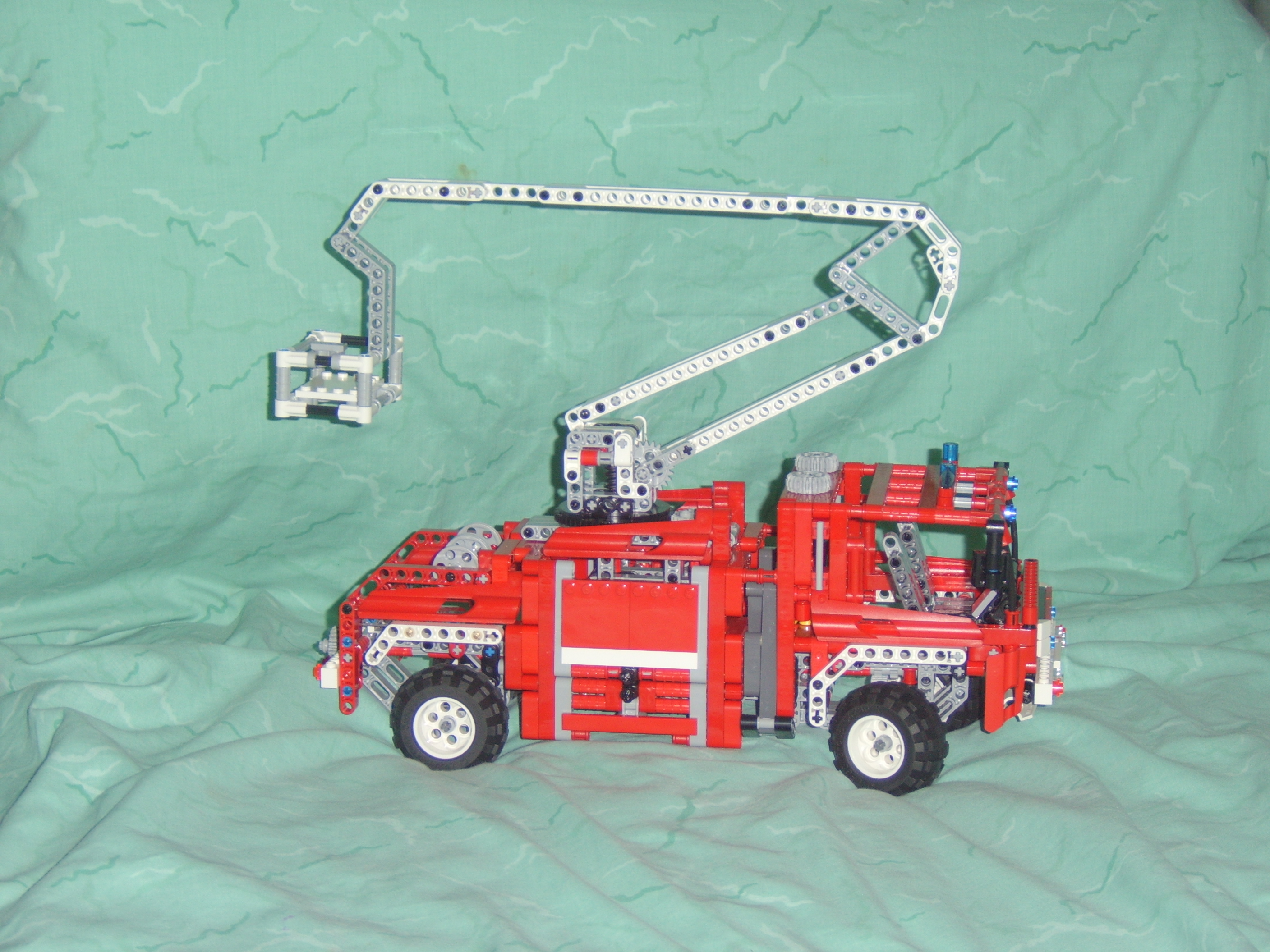 8289-fire-truck.jpg