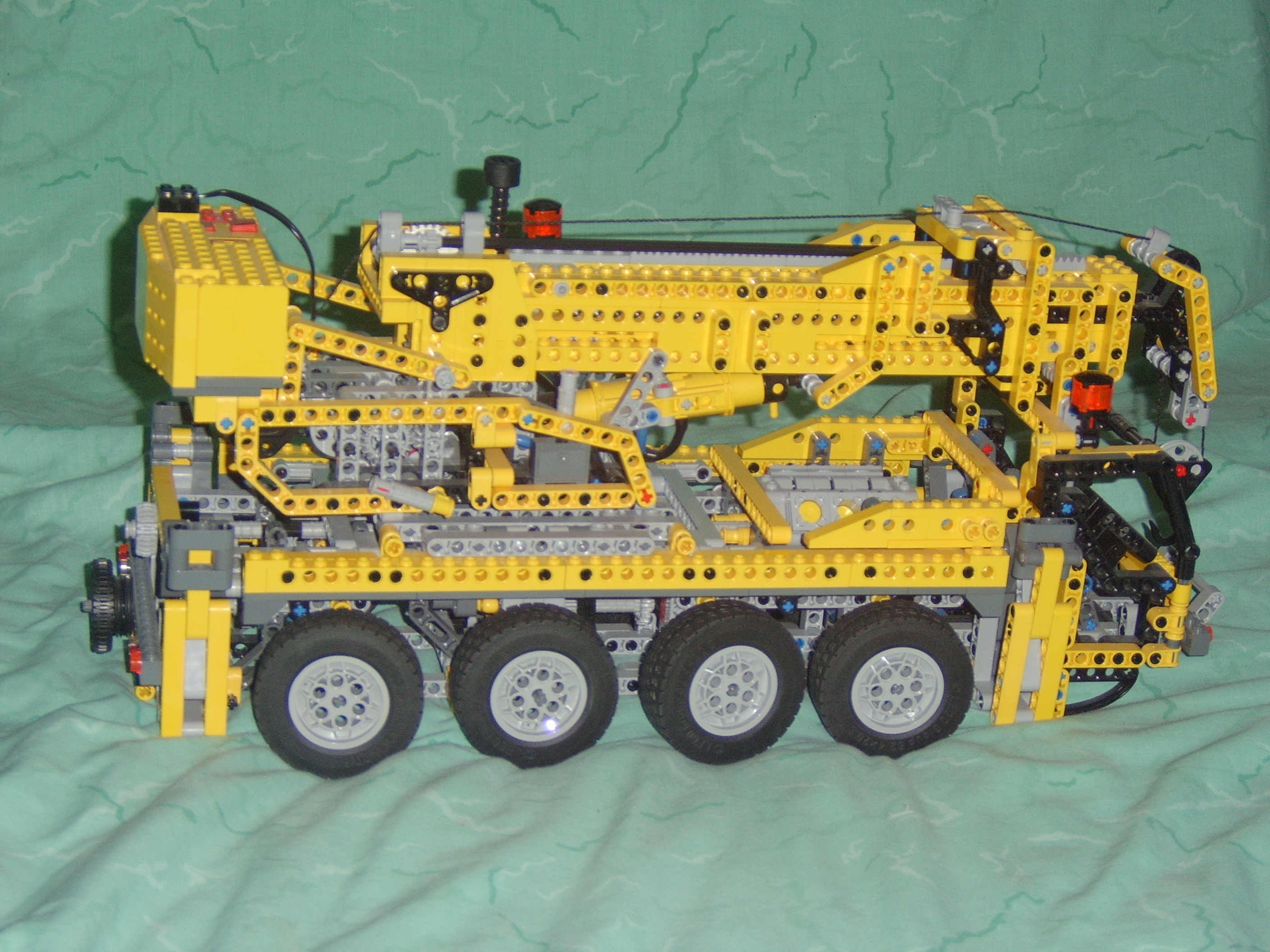 8421-mobile-crane.jpg