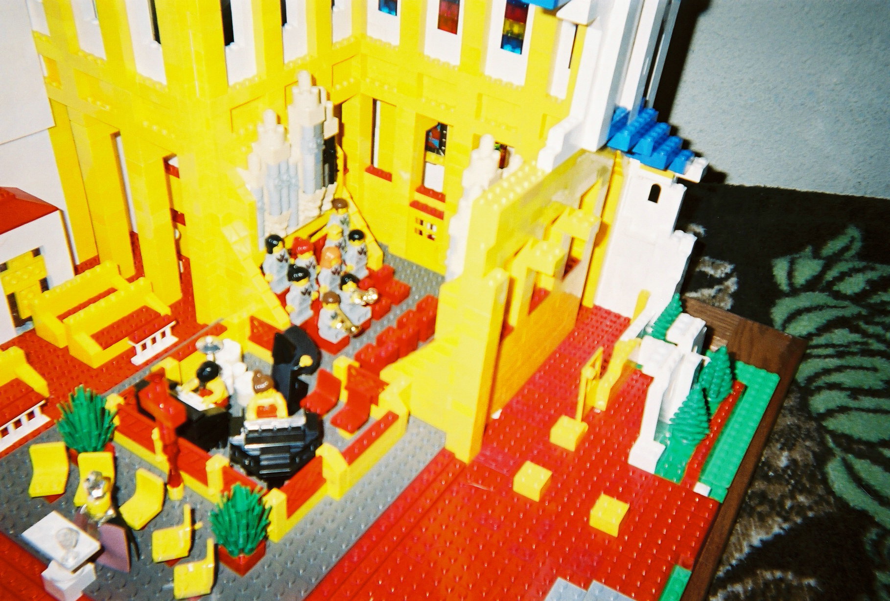 lego_cathedral_interior_2.jpg