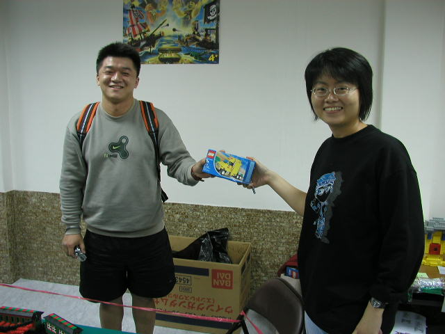 pb214208.jpg
