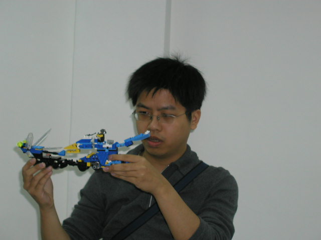 pb214191.jpg