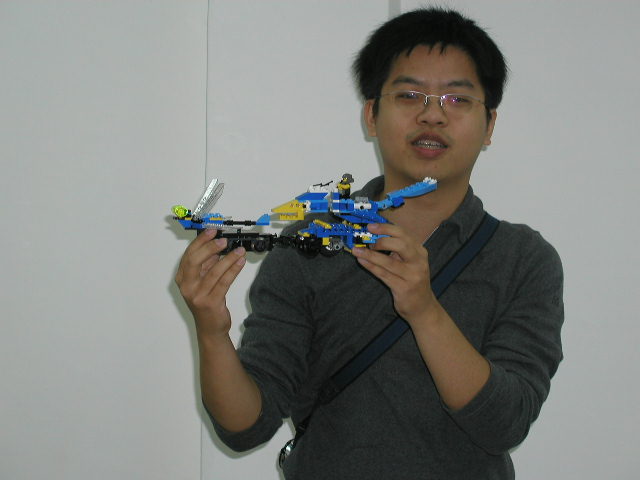 pb214192.jpg