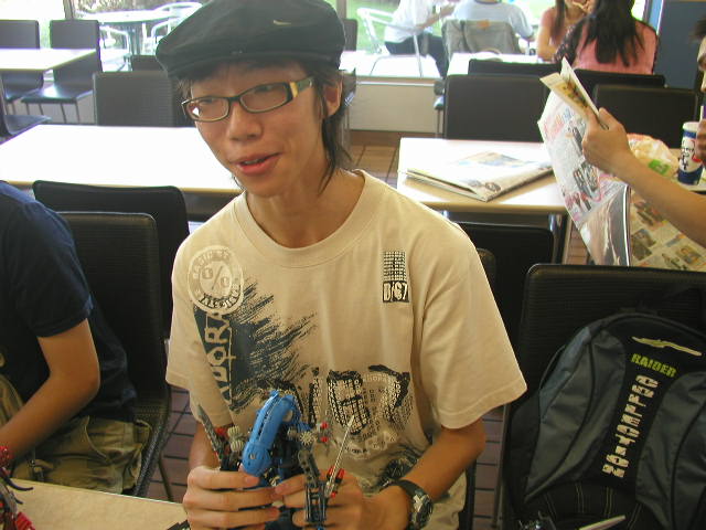 pb190203.jpg