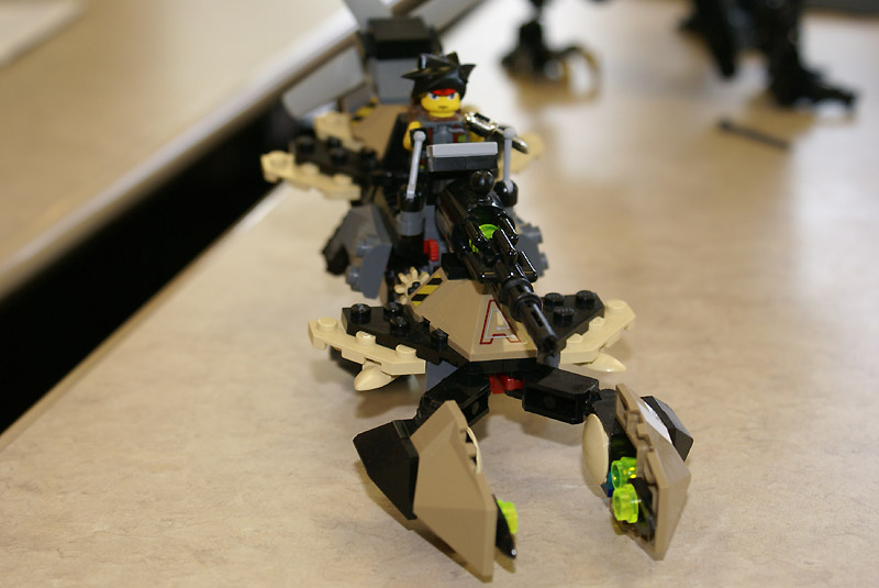 pb190436.jpg
