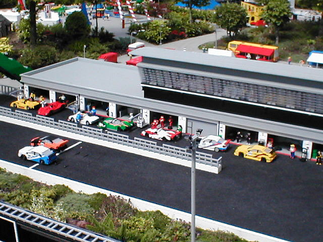 pitlane.jpg