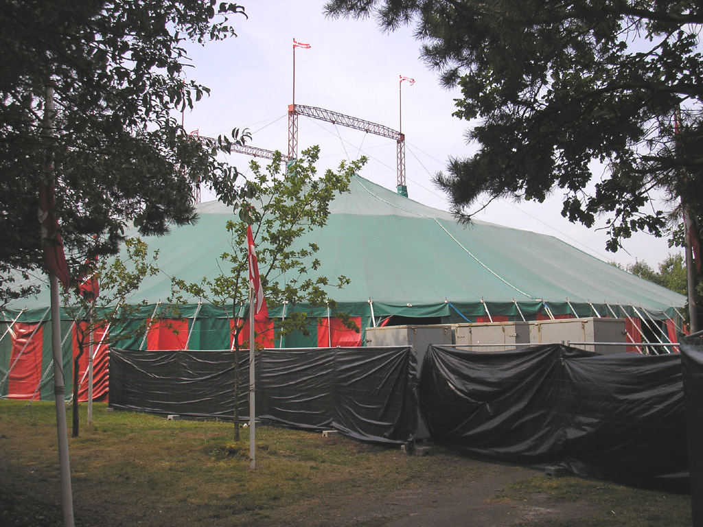 10_main_tent_outside.jpg