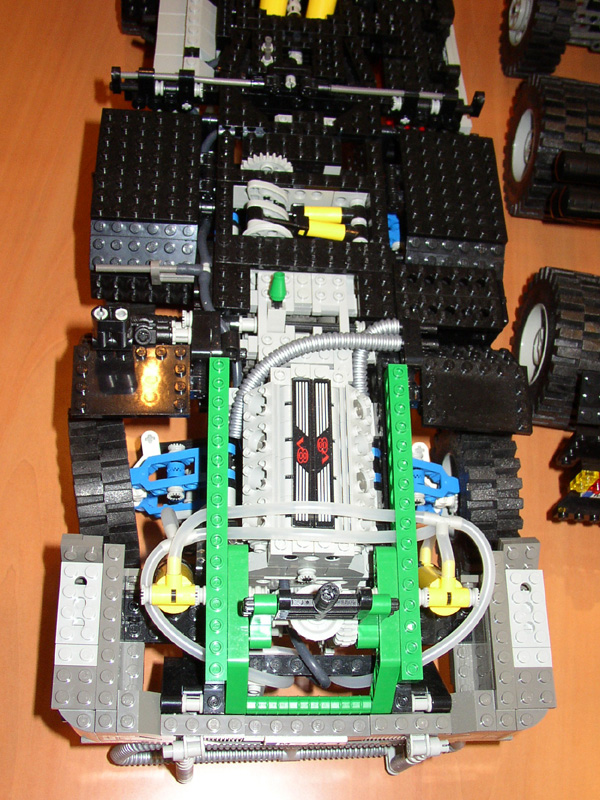 tsl2004_trucks_10_engine.jpg