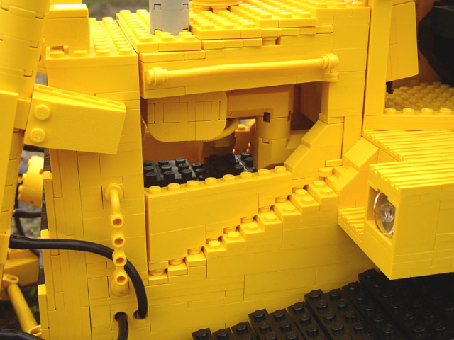 cat_d9n_details_02.jpg